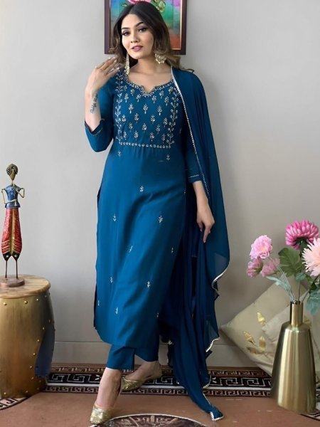 Women's Embroidery Rayon Slub Regular Fit 3/4 Sleeve Lightweight Elegant Ethnic Wear Kurti Pant Dupatta Ethinic Wear  3 Piece Kurti Set