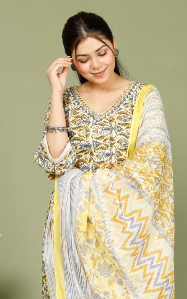 Women s Printed Pure Cotton Kurti Set  3 Piece Kurti Set