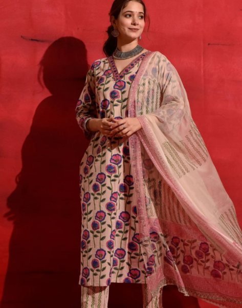 Women Viscose Roman Slub Fancy Kurti Bottom With Dupatta 