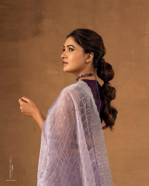 Womens Soft Burberry Embroidery Work Saree With Unstitched Blouse Piece Embroidery Sarees Wholesale