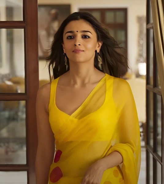 Yellow Alia Bhatt Wear Digital Printed Georgette Saree Georgette Sarees Wholesale