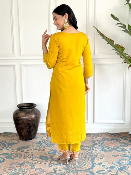 Yellow Embroidered Chanderi Kurta set with pure tebby silk print Dupatta 3 Piece Kurti Set