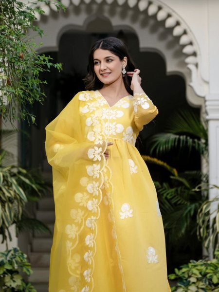 Yellow Floral Embroidered Roman Silk Kurta Set 3 Piece Wedding Special for Resellers at Wholesale Price 3 Piece Kurti Set